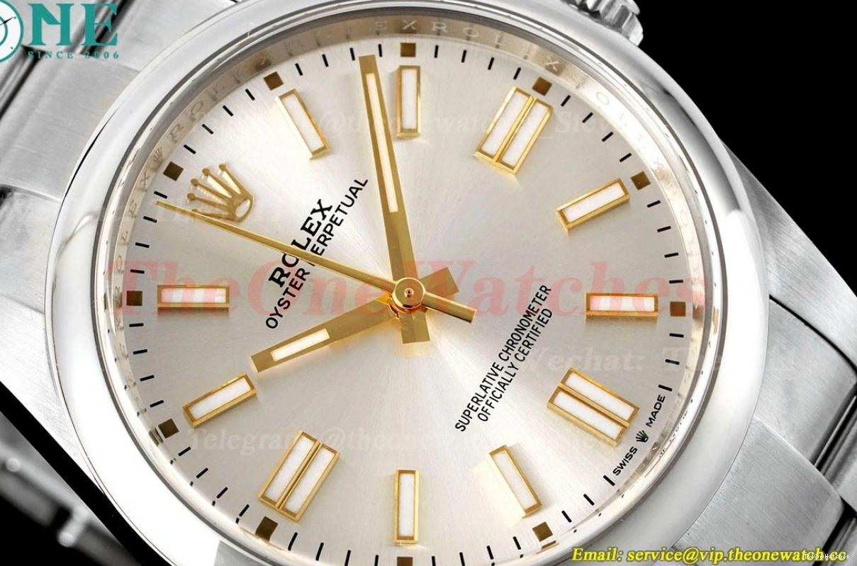 SS Oyster Clean 41mm Silver 124300 VR3230 SS Stk Perpetual 0510